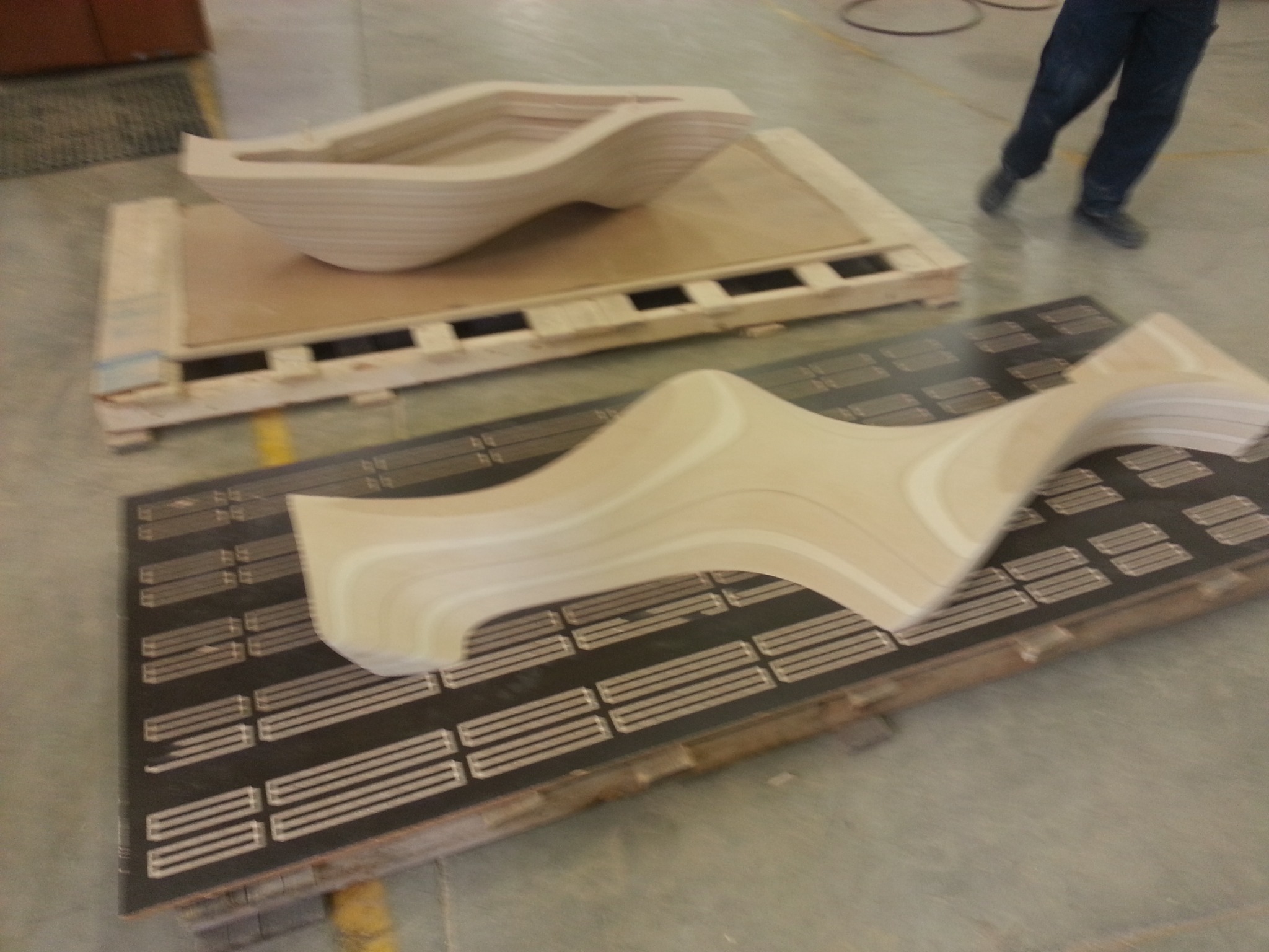 Grandes formes stratifiées fabriquées sur mesure